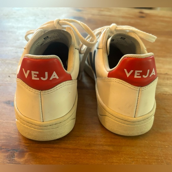 Vera V-10 Sneaker Size 6 - Picture 4 of 7